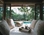 beach_villa_daybed_windows_h.jpg