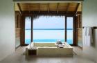 15-OVERWATER-SUITE-BATHROOM-2.jpg